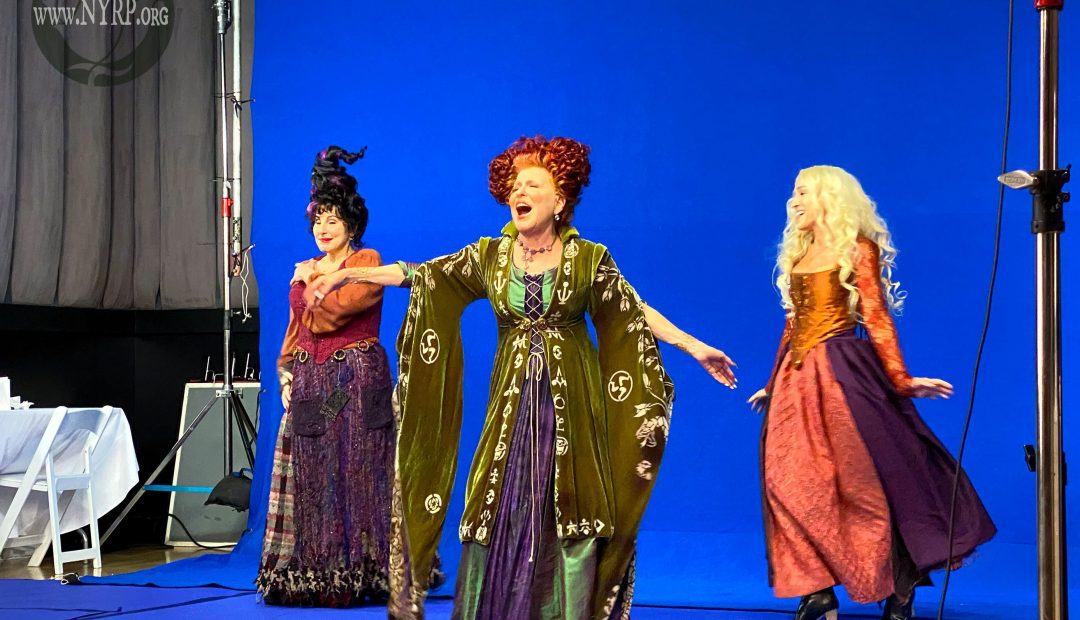 The Sanderson Sisters Reunite for Bette Midler’s Hulaween Party